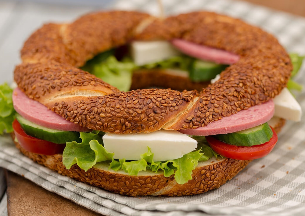 Beyaz Peynirli Salamlı Simit Arası